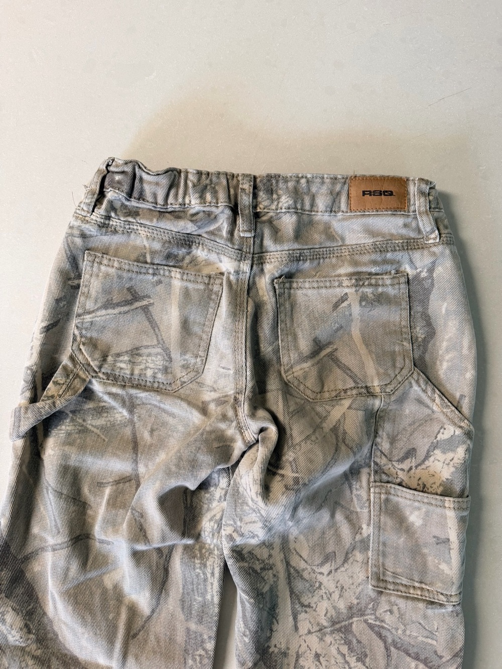 RSQ Girls’ Gray Camo Cargo Pants - Picture 3 of 5